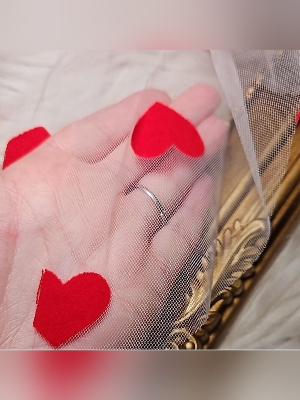 Sweetheart Energy — Sheer Heart Bow - Picture 3 of 5